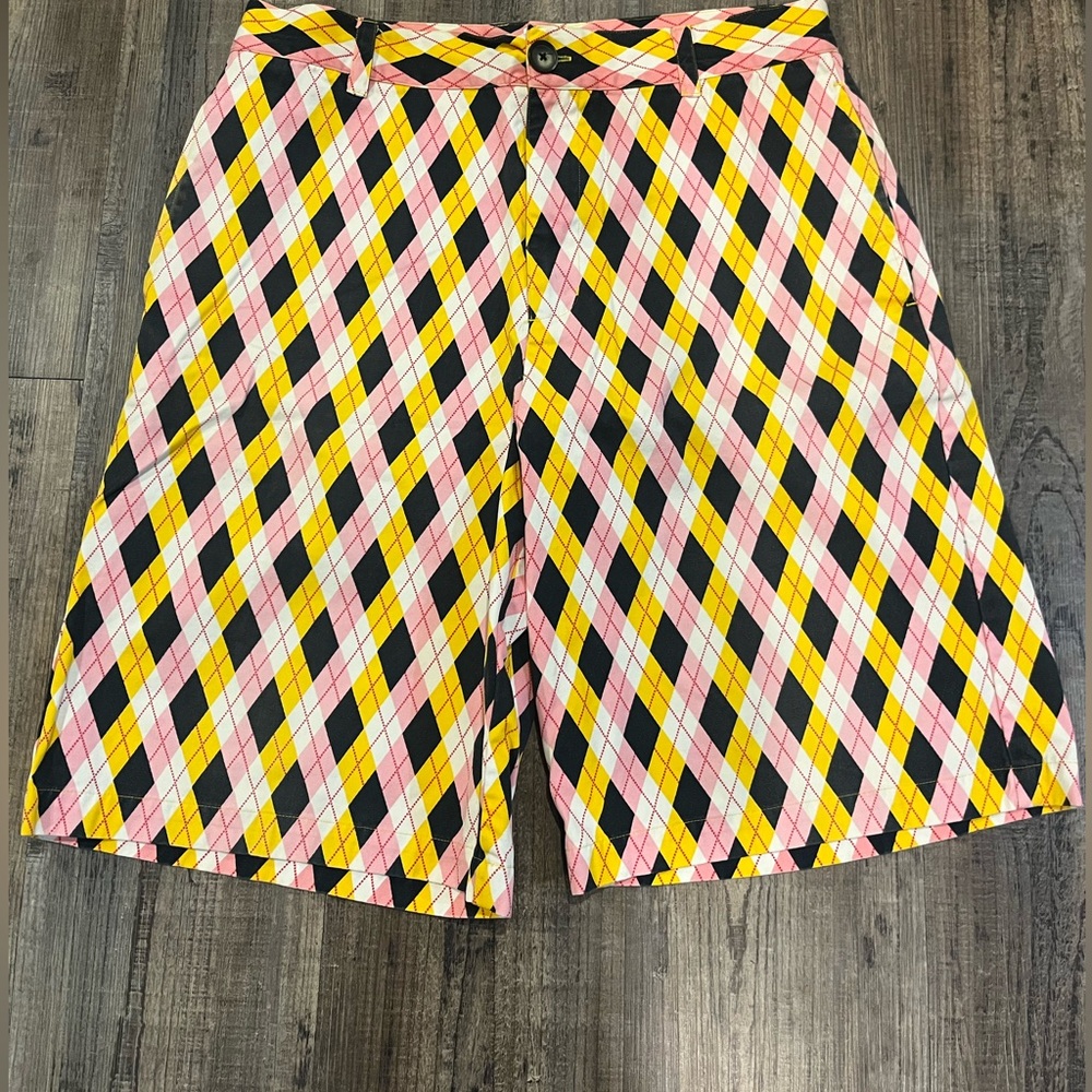 Rosasen Shorts - Pink, Yellow, Black Argyle Pattern. Size 34
